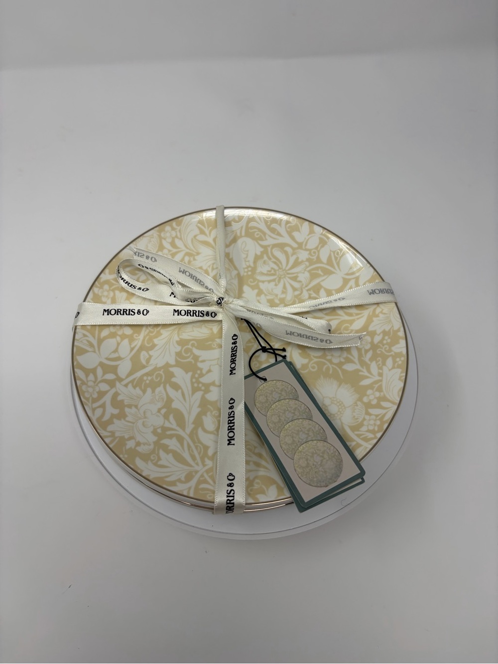 Morris & Co Compton Set of 4 Appetizer Plates Gold Trim 6.5" NWT
